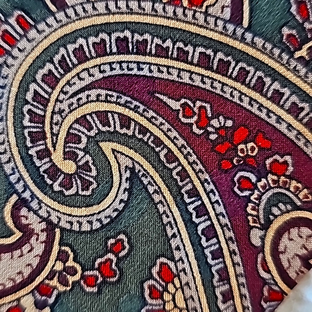 Tie - Picture 9 of 13